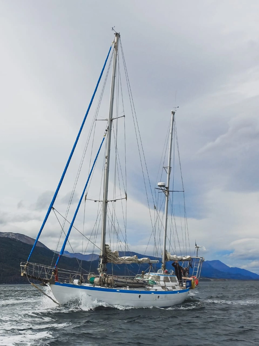 <br />
Discover thrilling half-day, full-day, and three-day expeditions aboard Velero Ksar in Tierra del Fuego, exploring the iconic Beagle Channel from Ushuaia, Argentina. Our short voyages allow you to immerse yourself in the region's natural beauty and experience the tranquility of the sea, all in the comfort and safety provided by our experienced crew. Whether you opt for a half-day trip for a quick getaway or a three-day expedition for a more extensive adventure, Velero Ksar offers a unique experience that will capture your adventurous spirit and leave you with unforgettable memories of Patagonia.