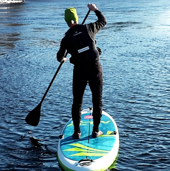 Embark on a unique Stand Up Paddle (SUP) adventure aboard Velero Ksar in Tierra del Fuego, exploring the tranquil waters of the Beagle Channel near Ushuaia, Argentina. SUP enthusiasts can glide through breathtaking scenery, guided by experienced crew members who ensure safety and unforgettable experiences on the water. Whether you're a novice or an experienced paddler, Velero Ksar offers tailored expeditions that promise serene moments and stunning views of Patagonia's natural beauty.